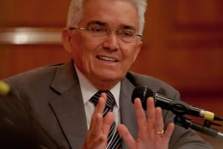 Raul Velloso: economista rechaçou que o governo federal terá de cobrir o rombo da Previdência de Estados e municípios (Foto/Reprodução)