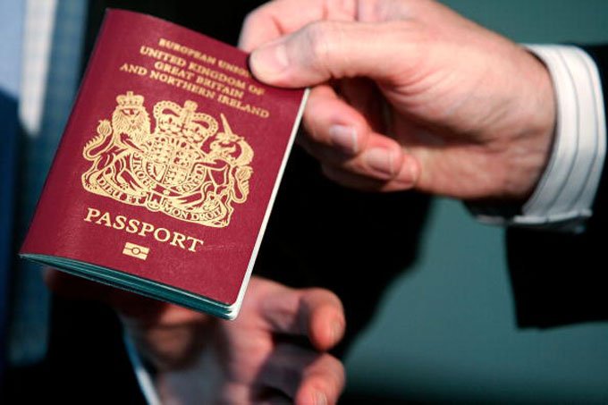 Reino Unido quase deporta 100 europeus por engano