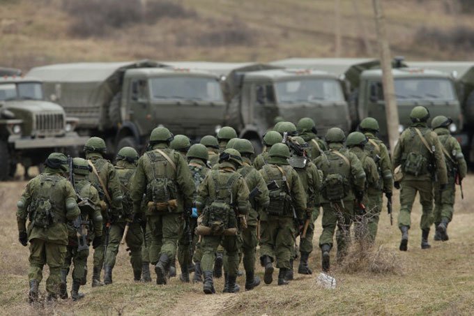 As tropas russas também tentam avançar em outras partes do território, como em Kharkiv, a segunda cidade da Ucrânia no nordeste (Foto/Getty Images)