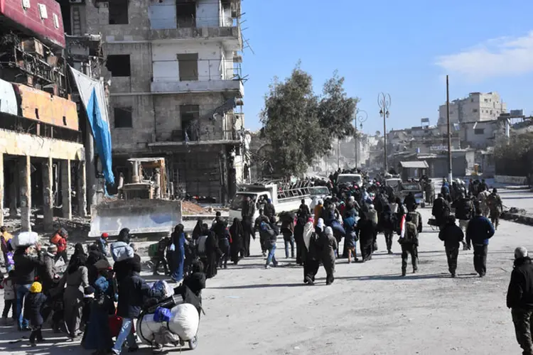 Aleppo: as primeiras evacuações dos bairros rebeldes de Aleppo começaram na quinta-feira (Reuters)