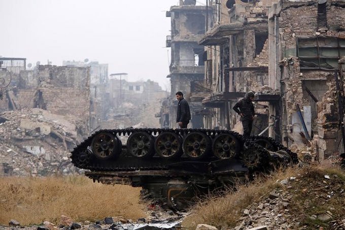 Síria intensifica ataque contra povoado controlado pelo EI