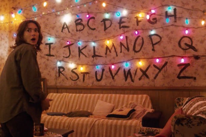 Luzes de natal estão em falta por causa de Stranger Things