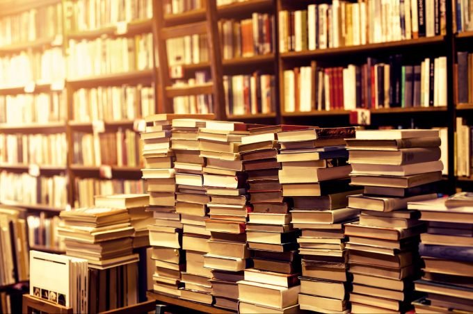 Dia do Livro: quer montar uma biblioteca de alto nível? Veja 19 obras na cabeceira de C-levels