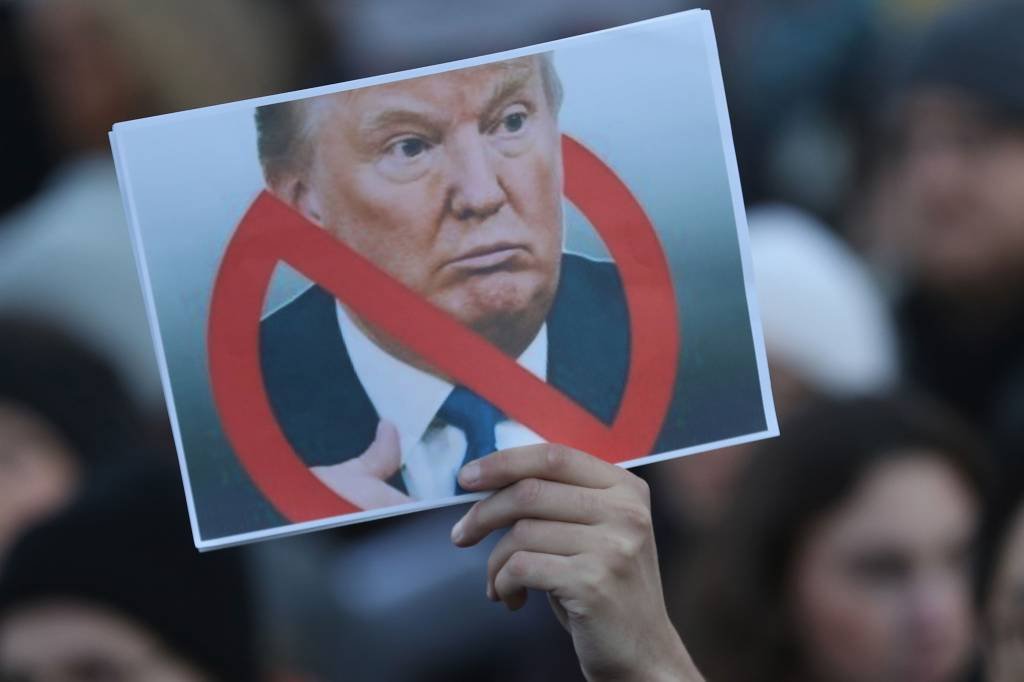 Menos de um terço dos americanos apoia plano tributário de Trump