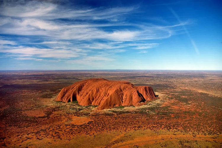 Formação rochosa conhecida como Uluru, na Austrália (Corey Leopold - Uluru/Ayers Rock/Wikimedia Commons)