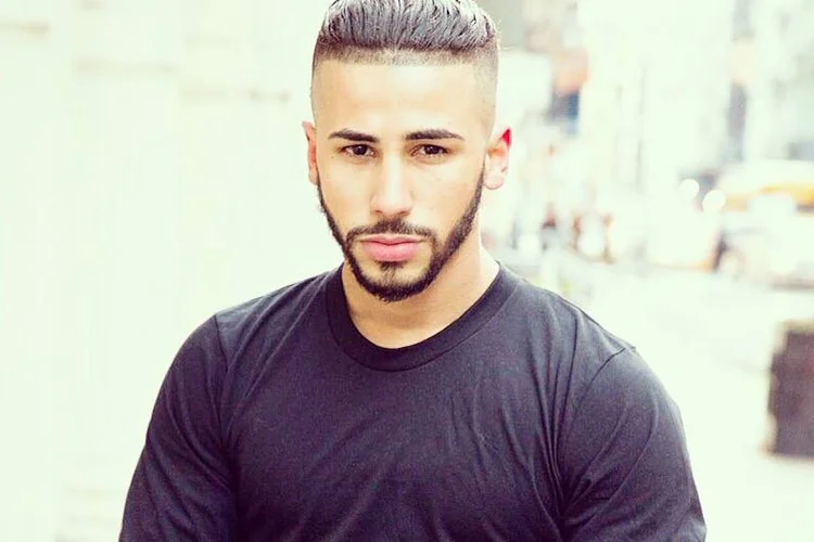 Adam Saleh: a Delta publicou um comunicado justificando o desembarque como sendo um "inconveniente dentro da cabine aérea" (Facebook/Reprodução)