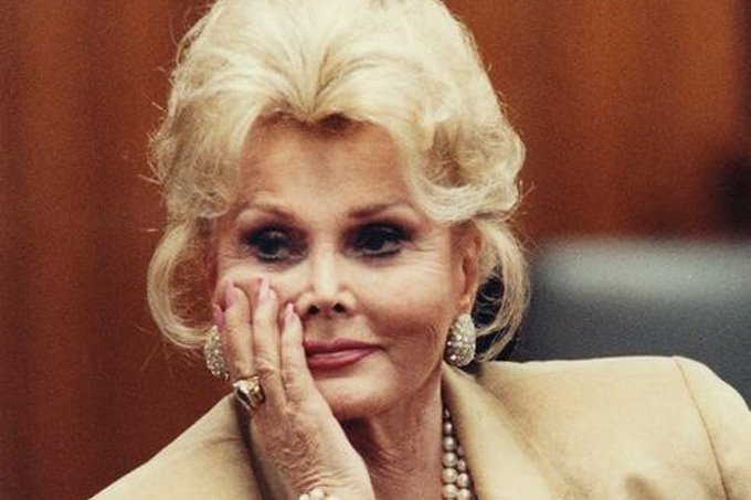 Atriz Zsa Zsa Gabor morre aos 99 anos