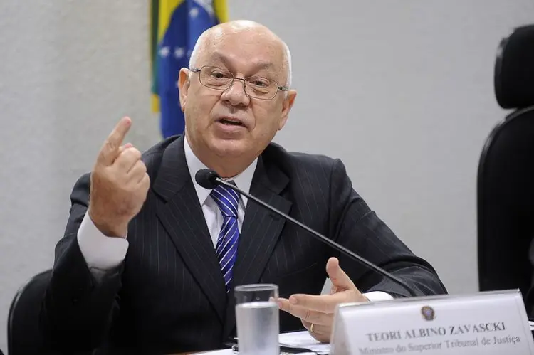Teori: o ex-ministro era ministro substituto do TSE e colega de Gilmar não apenas no plenário do STF, mas também na Segunda Turma da Corte (Wilson Dias/Agência Brasil)