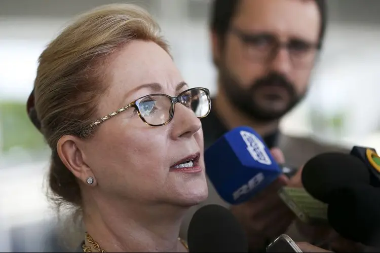 Ellen Gracie: "o Brasil perde a magistratura brasileira, perde tanto ou mais que os seus amigos pra quem sua falta vai ser tão sentida" (Marcelo Camargo/Agência Brasil)