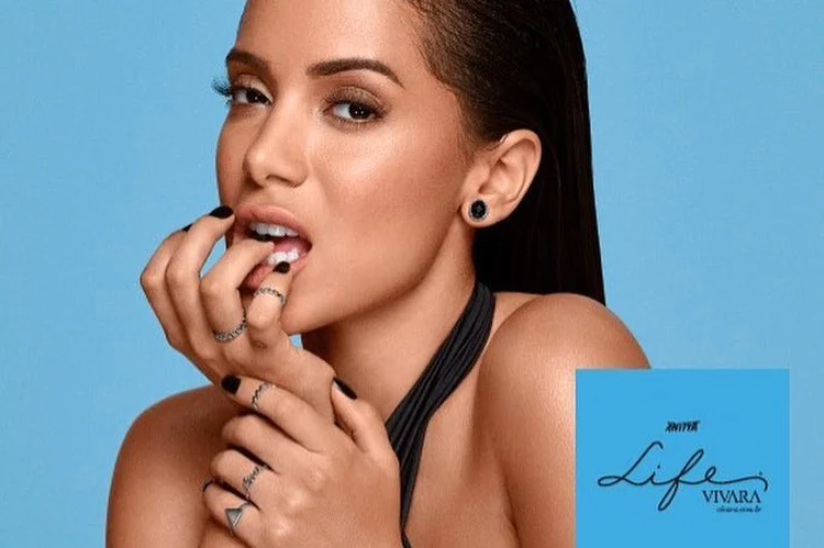 Anitta para Vivara: coleção possui peças com valores entre R$ 150 e R$ 180 (Facebook/Reprodução)