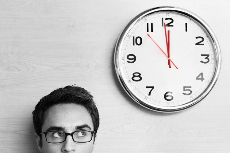 Relógio: controle de jornada por exceção é regra nova (foto/Thinkstock)