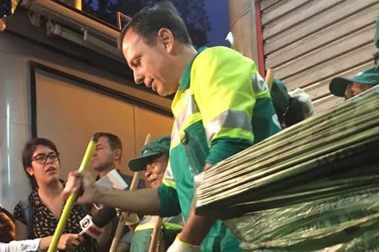 João Doria: o prefeito também se comprometeu a ser catador de recicláveis por um dia (Facebook/Reprodução)