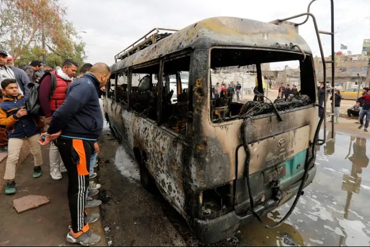 Síria: o Observatório Sírio de Direitos Humanos (OSDH) detalhou que o veículo foi detonado por um terrorista suicida (Ahmed Saad/Reuters)