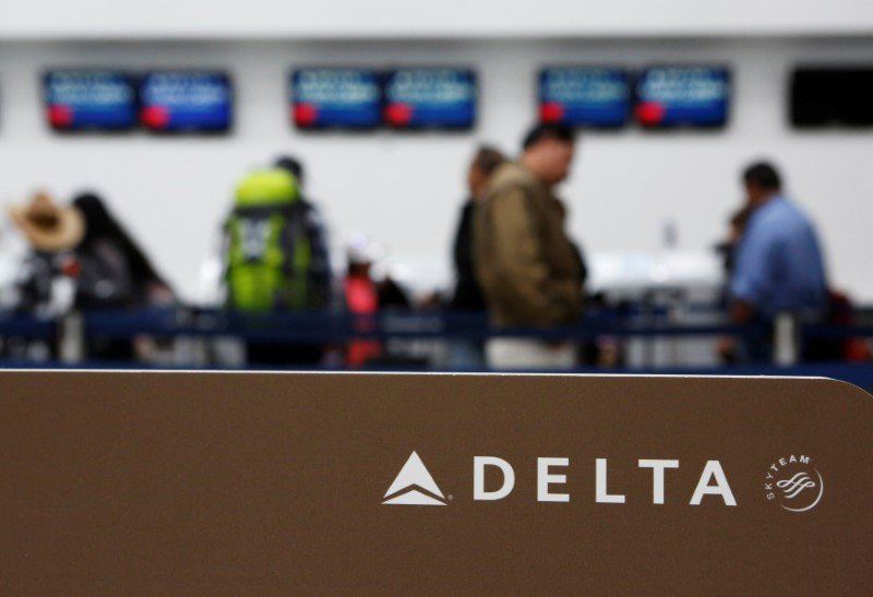 Americano é acusado de atacar funcionária muçulmana em aeroporto