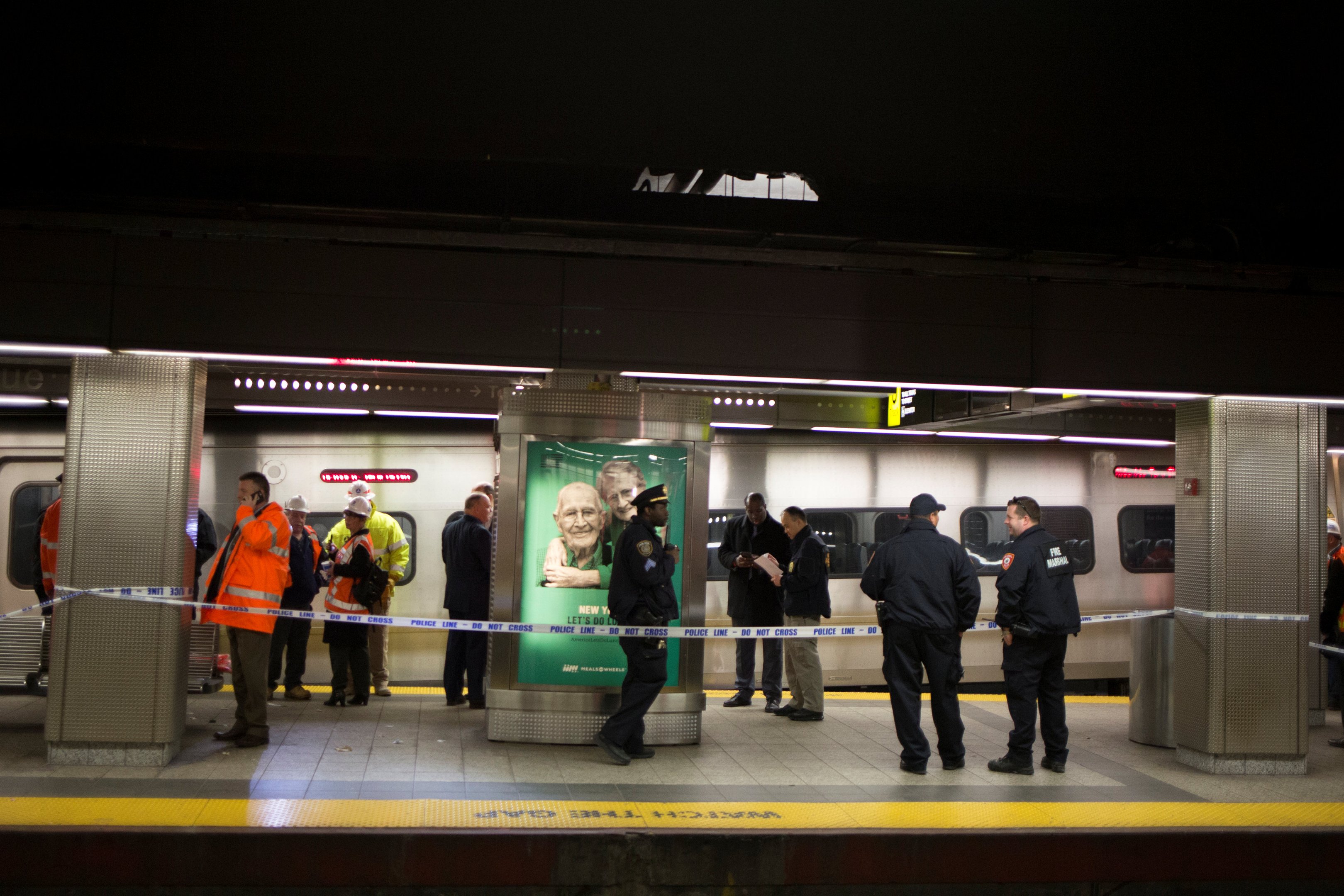 Acidente de trem suburbano em NY deixa ao menos 103 feridos