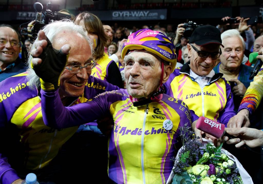 Francês de 105 anos percorre mais de 22km em 1h e quebra recorde