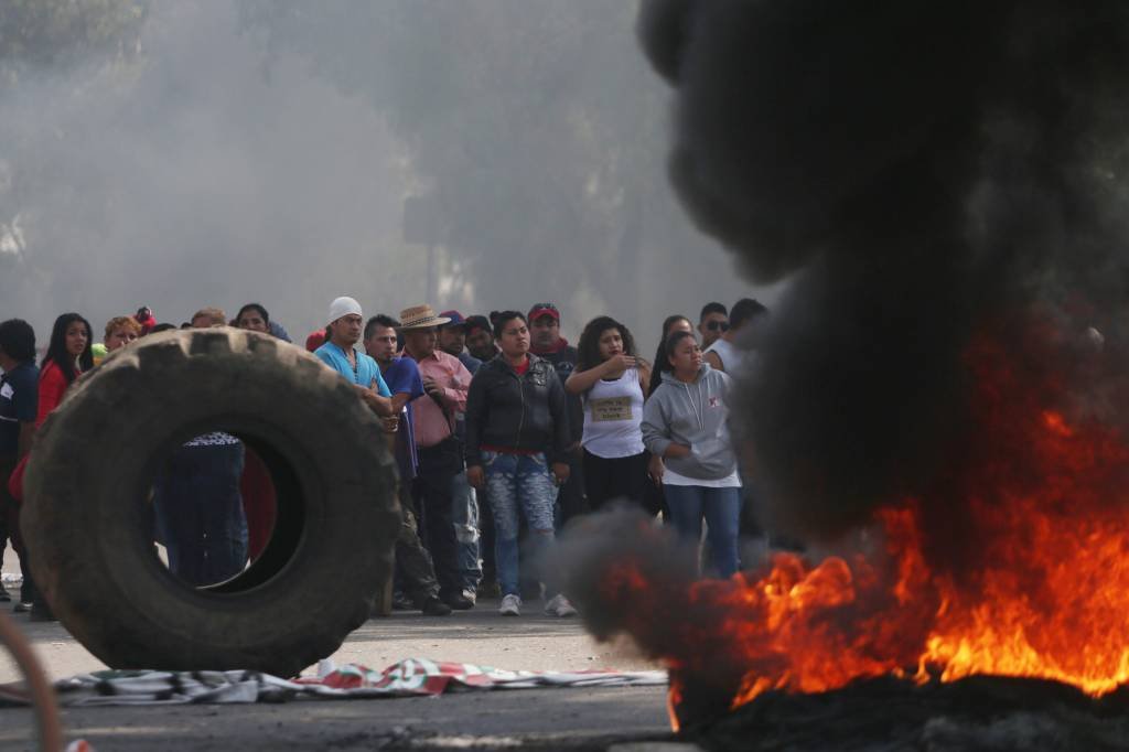 Após protestos, presidente do México defende alta no combustível
