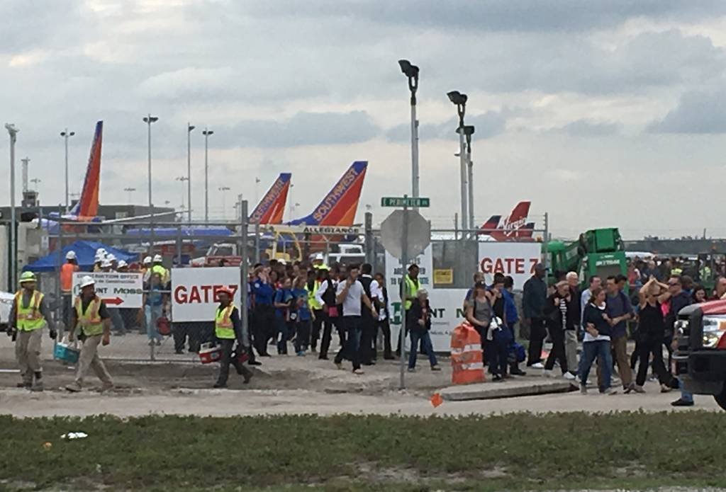Atirador de aeroporto da Flórida pode enfrentar pena de morte