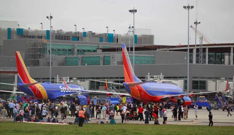 Tiroteio em aeroporto:a s autoridades policiais ainda não revelaram a identidade do suspeito (Andrew Innerarity/Reuters)