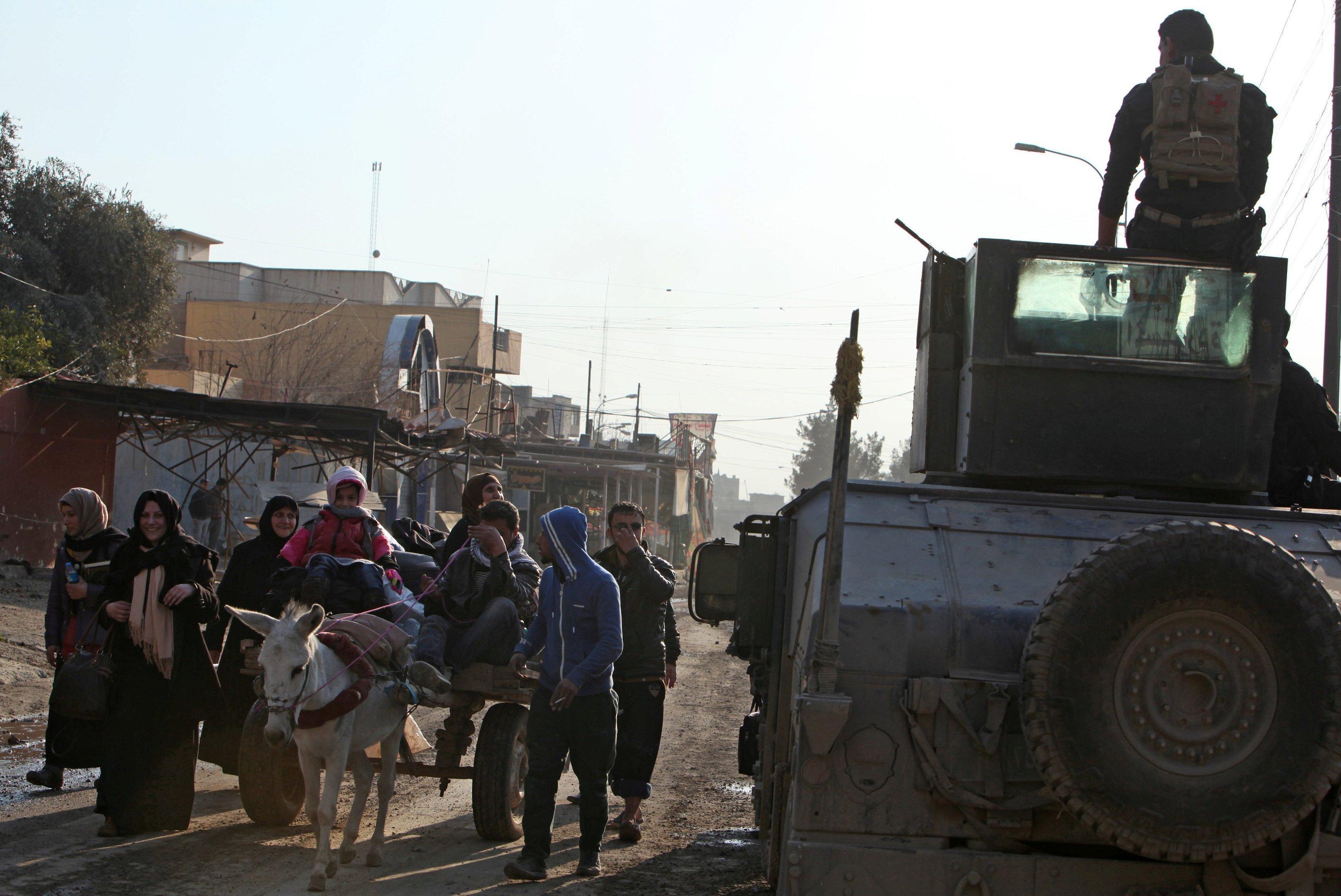 Forças iraquianas fream ataque do EI em aeroporto perto de Mosul