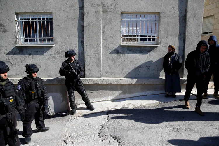 Soldados: premiê destacou a necessidade de "separar" possíveis agressores com a "ampliação da estrutura física preventiva" (Ammar Awad/Reuters)