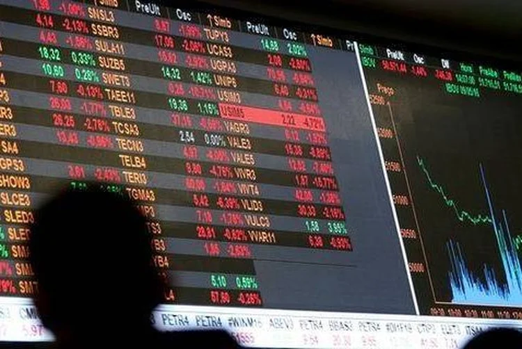 Na véspera, o Ibovespa desabou 8,8 por cento, com o pânico disparado após escândalos políticos no país (Paulo Whitaker/Reuters)