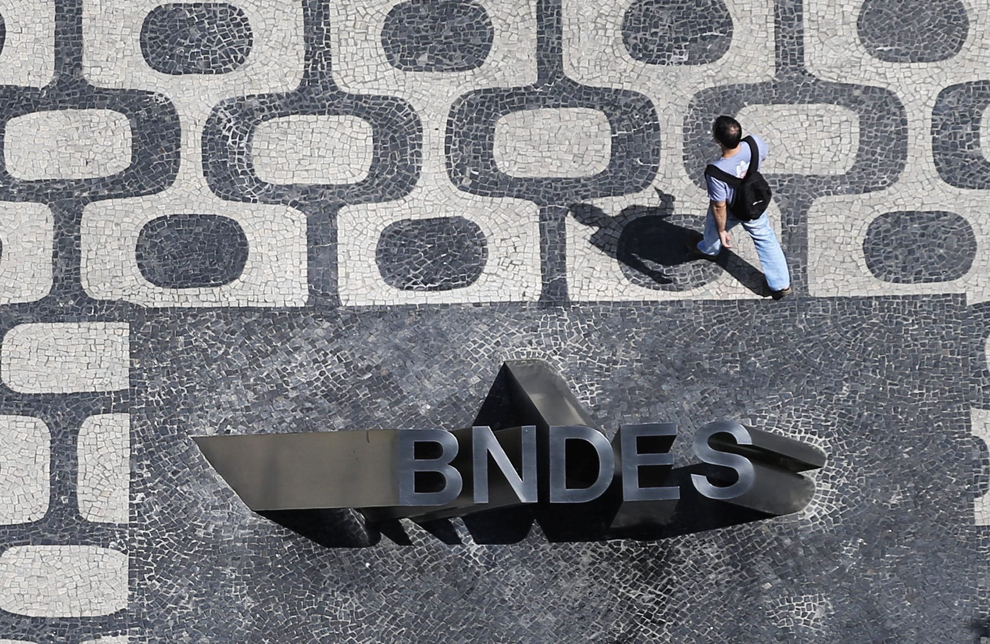 Entrada de capital privado no BNDES será demorada, diz Anbima