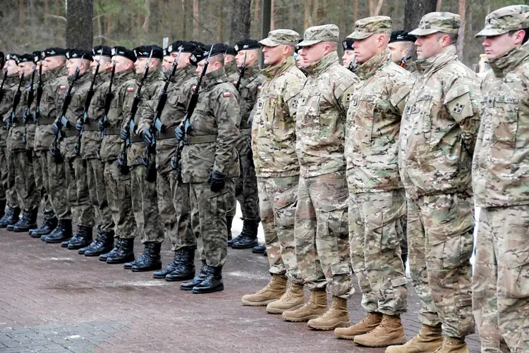 Soldados: a Rússia denunciou que "um terceiro país reforça sua presença militar em nossas fronteiras na Europa" (Agencja Gazeta/Anna Krasko/Reuters)