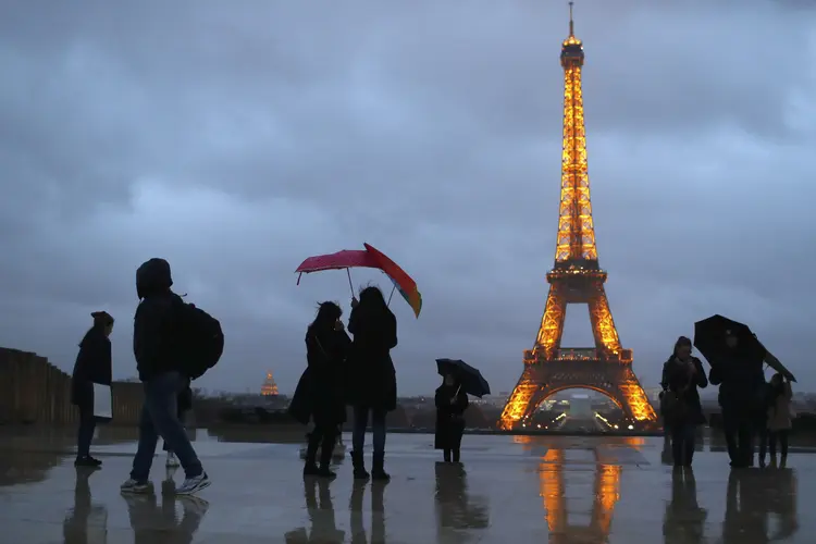 Paris: por nacionalidade, uma das baixas mais significativas foi a dos chineses (Gonzalo Fuentes/Reuters)