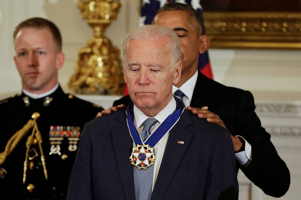 Obama surpreende Joe Biden com Medalha da Liberdade