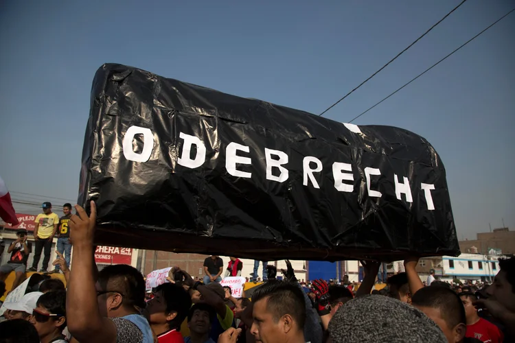 Delações: em mais de um depoimento, por exemplo, delatores afirmaram que o próprio agente público organizou o cartel e cobrou por isso (Sebastian Castaneda/Reuters)