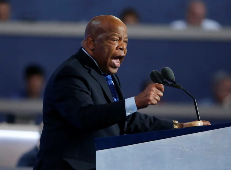 John Lewis: Trump, incomodado pelos comentários de John Lewis atacou o legislador no Twitter, causando uma avalanche de críticas (Lucy Nicholson/Reuters)