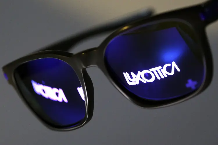 Luxottica: as companhias se recusaram a oferecer concessões para verem o negócio aprovado (Alessandro Bianchi/Reuters)