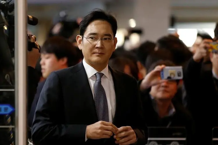 Jay Y. Lee: promotores acusam Lee de entregar ou prometer 43 bilhões de wons em subornos à confidente de Park, Choi Soon-Sil (Kim Hong-Ji/Reuters)