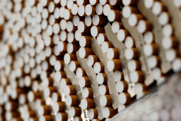 Um erro de ortografia levou a Polícia Rodoviária Federal a apreender uma carreta baú com 700 mil maços de cigarros (Michaela Rehle/Reuters)