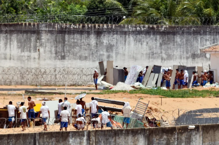 Guerra de facções no presídio de Alcaçuz, Rio Grande do Norte (Josemar Goncalves/Reuters)