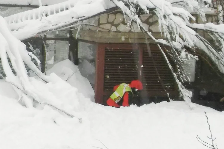 Resgate: "Nos primeiros 15 minutos é possível sair com vida em 90% das vezes, depois se reduzem as chances" (Soccorso Alpino Speleologico Lazio/Handou/Reuters)