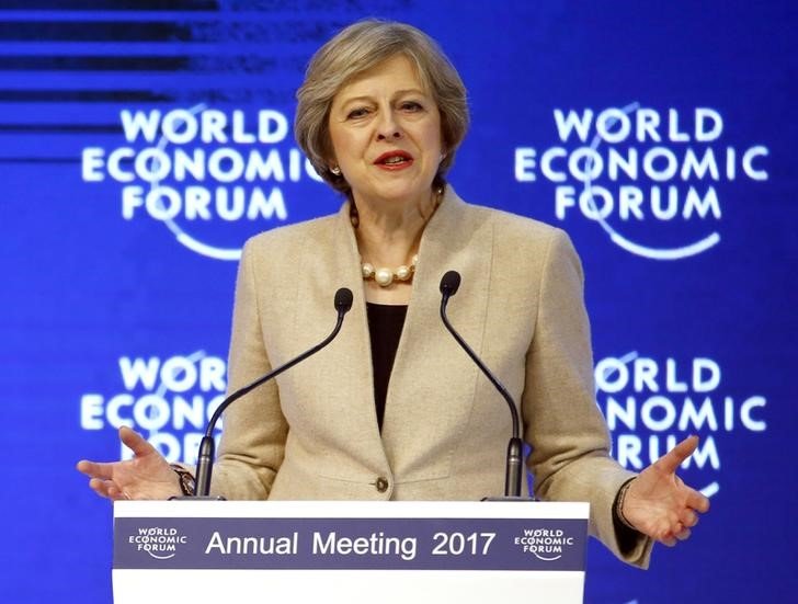 Em Davos, May revela visão do Reino Unido pós-Brexit