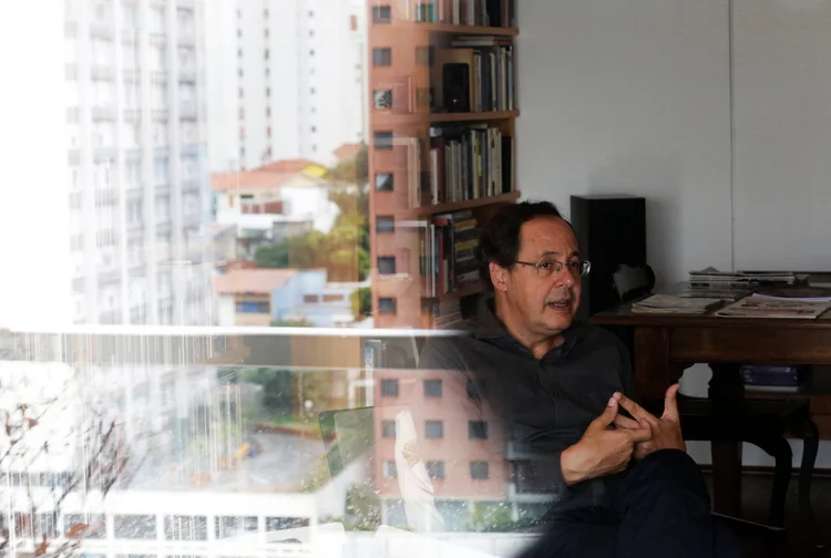 Eduardo Giannetti: "Não se vende a prata para a família jantar fora" (Nacho Doce/Reuters)