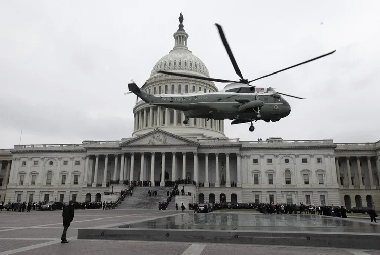 Obama: haverá um pequeno ato de despedida na base aérea de Andrews, nos arredores de Washington (Mike Segar/Reuters)