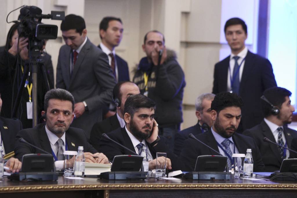 Negociações: decisão foi anunciada pela delegação opositora armada (Mukhtar Kholdorbekov/Reuters)
