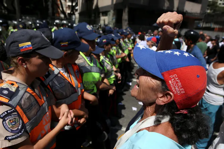 Protesto na Venezuela: número de candidatos a visto americano aumentou vertiginosamente desde dezembro de 2015 (Carlos Garcia Rawlins/Reuters)
