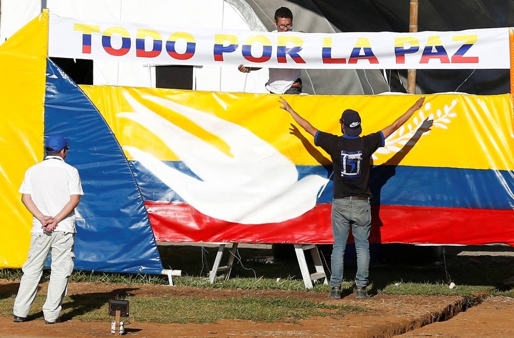 Colômbia aprova reforma para aplicar justiça ao acordo de paz