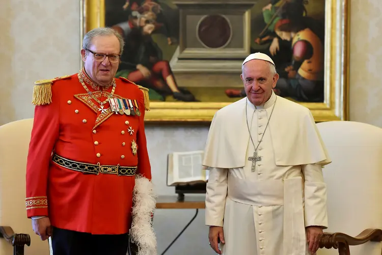 Papa Francisco e Robert Matthew Festing, Grão Mestre da Ordem de Malta (Gabriel Bouys/Reuters)