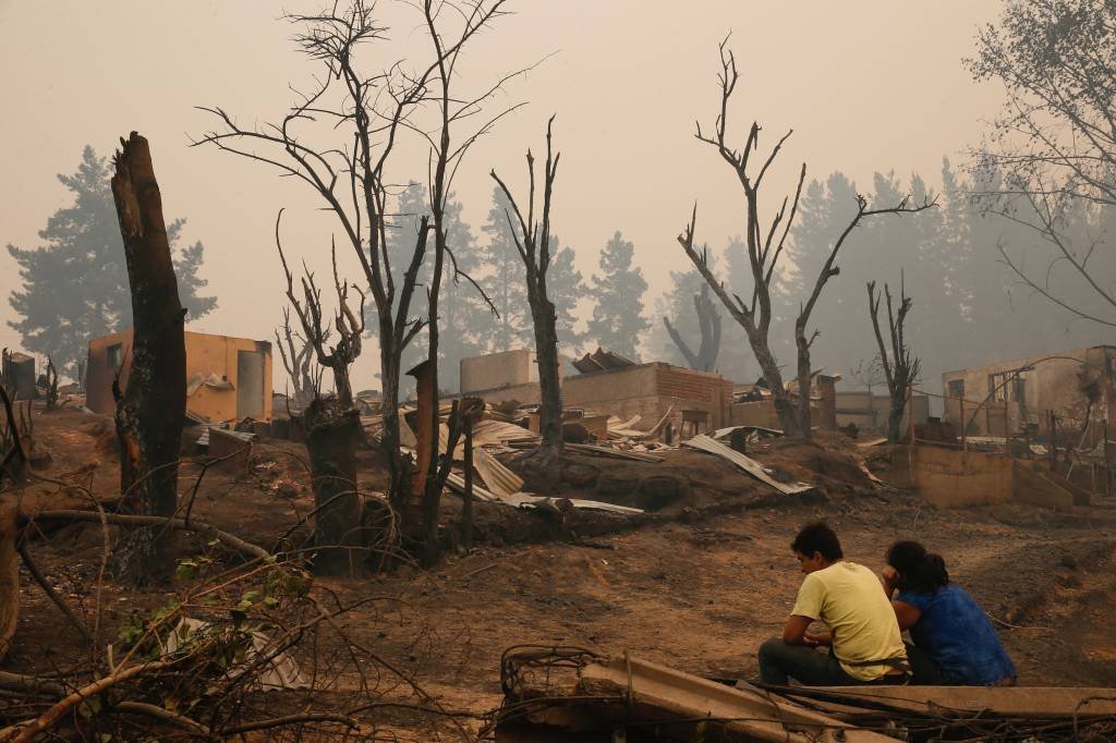 Portugal envia mais de 50 bombeiros ao Chile contra incêndios