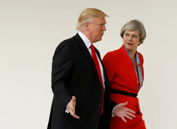 Trump e May: May falou com Trump pelo telefone nesta terça-feira (Kevin Lamarque/Reuters)