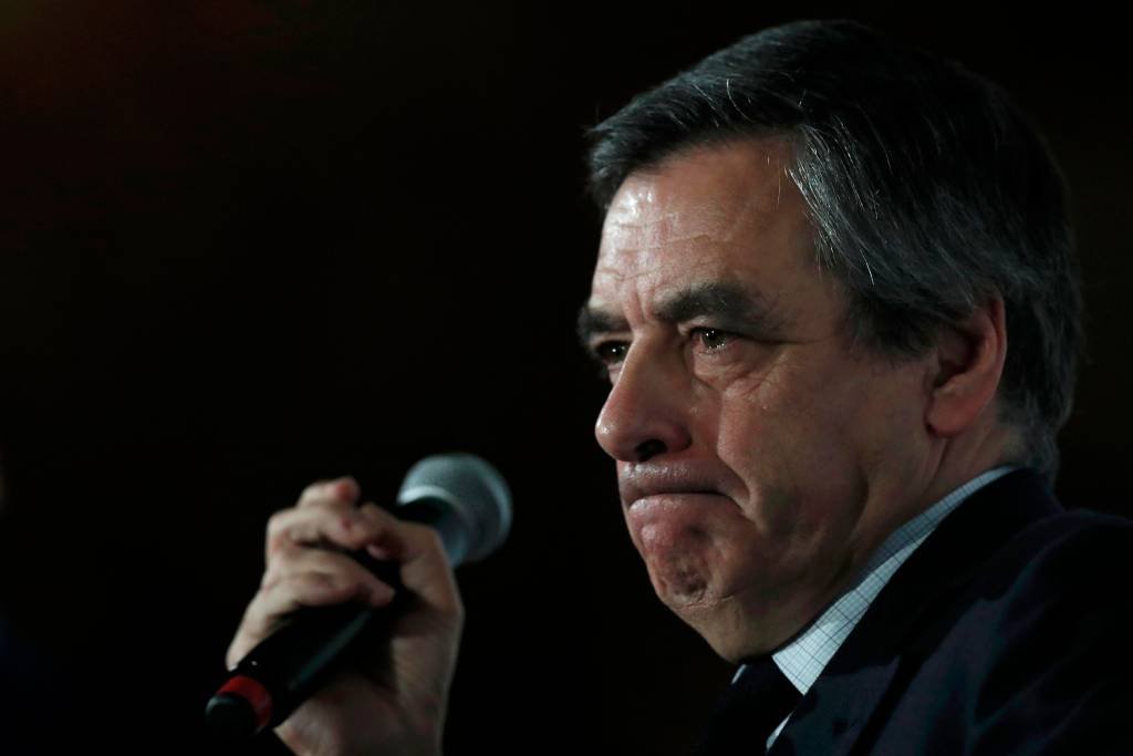 Fillon cancela evento de campanha e fará pronunciamento hoje