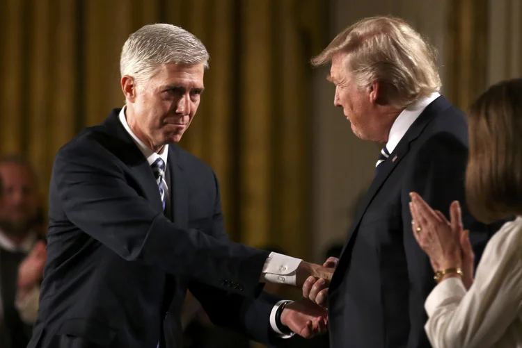 Trump e Gorsuch: o presidente se pronunciou durante um encontro com grupos de interesse que irão apoiar a escolha de Gorsuch (Carlos Barria/Reuters)