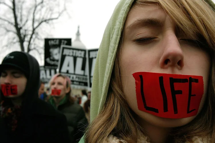 Aborto: Trump nomeará nesta terça-feira um juiz contrário ao aborto para o posto vago da Suprema Corte, instaurando um novo equilíbrio de poder (Getty Images)