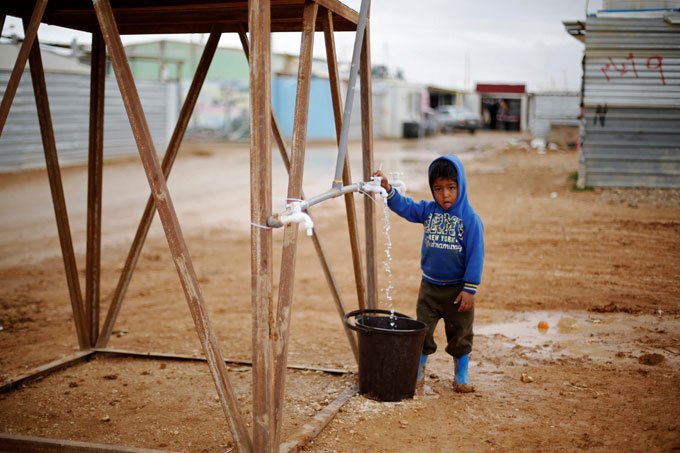 Água: o aumento das temperaturas e as secas podem colocar as crianças em risco de desidratação (Reuters/Reuters)